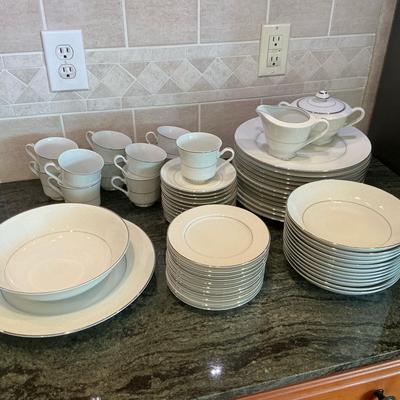 Wentworth Stunning White & Silver Filigree China