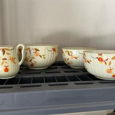 Jewel T Hall’s Superior Mixing Bowls Autumn Leaf