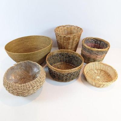 Lot #152 - Set of Assorted Woven Baskets