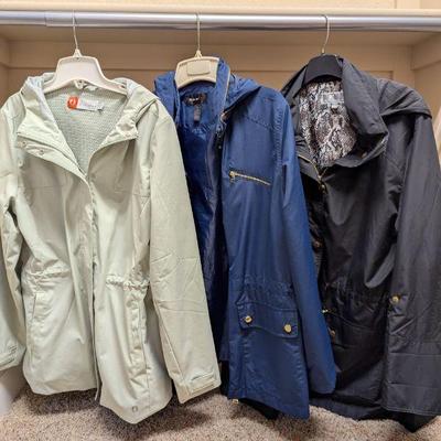Lot #120 - Assorted Women's Size L Lightweight Windbreakers Lot