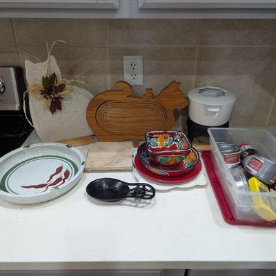 Lot #40 - Assorted Kitchen Items Lot