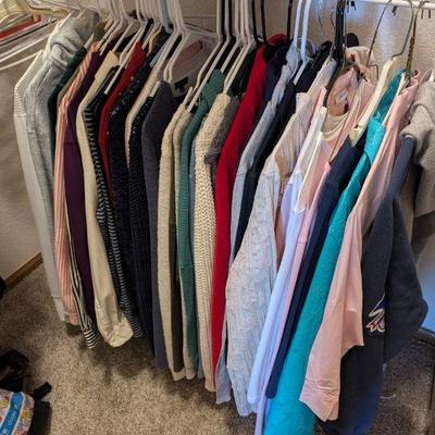 Lot #60 - Women's Size L Long Sleeved Tops