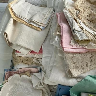 Mystery Lot Of Vintage Table Linens