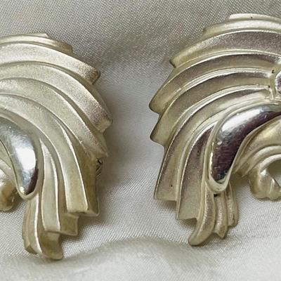 “Cameron” Signed 18K White Gold Lion 