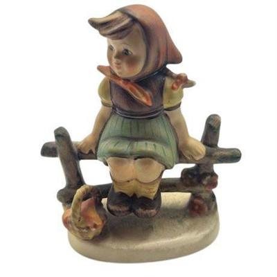 Lot 121-007   
Hummel "Just Resting" TMK 2 112 3/0 1958