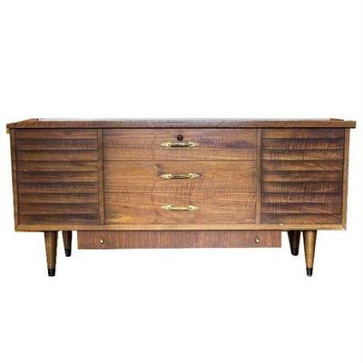 Lot 086  
Mid Century Modern Lane Cedar Hope Chest