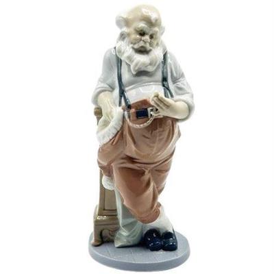 Lot 026   
Lladro "Santa's Busiest Hour", No 6779