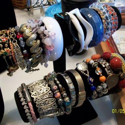 Braclets