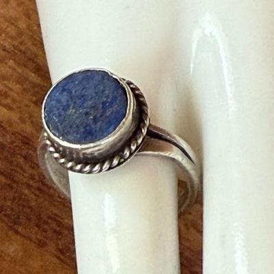 Sterling Silver & Blue Lapis Ring Size 6 - Total Weight - 3.67 Grams 