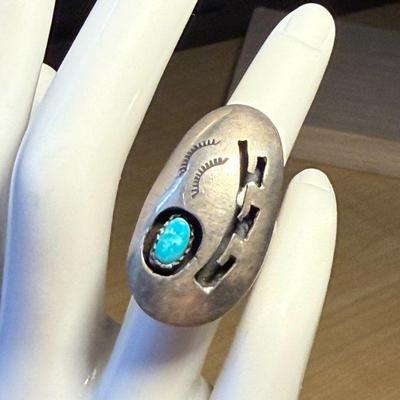 Vintage Roger Skeet Sterling Silver Turquoise Shadowbox Ring Size 6.5 - Total Weight 6.22 Grams 