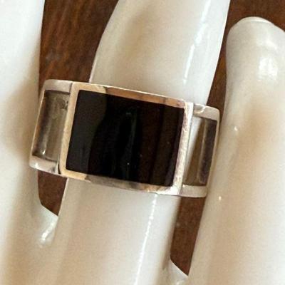 Vintage Sterling Silver & Black Onyx Size 7.5 Ring - 6.41 Grams