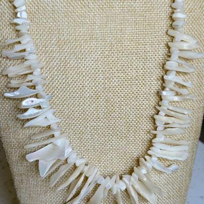 Gorgeous Mother Of Pearl Shell Bead And Shard 28 Inch Necklace 