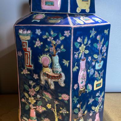 Vintage Hand Painted Chinese Hexagonal Porcelain Vase With Lid 