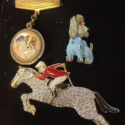 3 Vintage Broaches