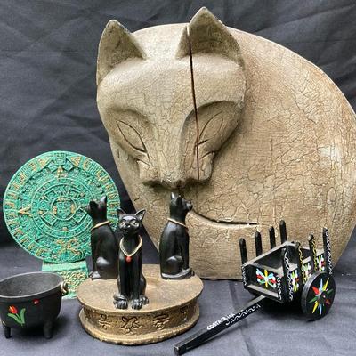 Around The World Living Room Decor And Travel Souvenirs 