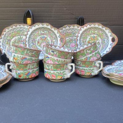  Vintage Chinese “Rose Medallion” Tea And Snack Set