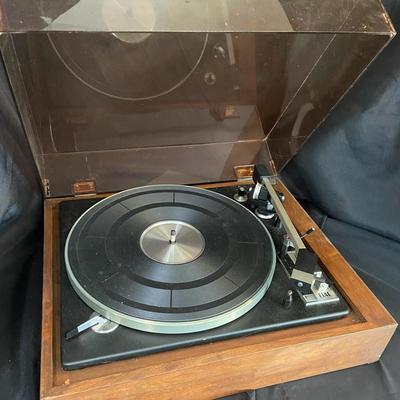 Elac Record Player