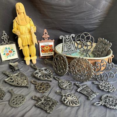 Grain & Tassel, Wilton And Tulip Cast Iron Trivets With Other Decor