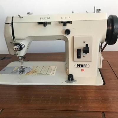 Pfaff sewing machine $129