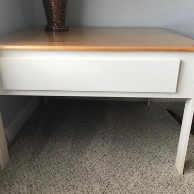 table with drawer $130
44sq. X 29a'