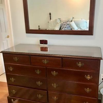 9 drawer dress with glass top $239
56 X 20 X 36"
mirror $65
45 X 28"
