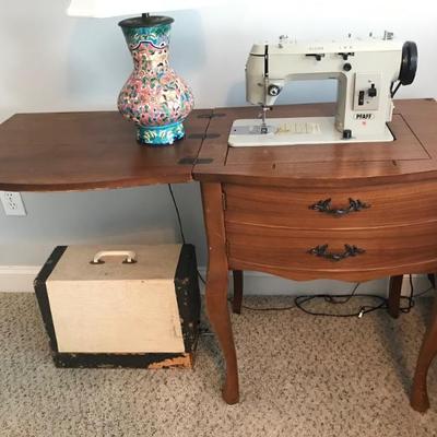 Pfaff sewing machine $129