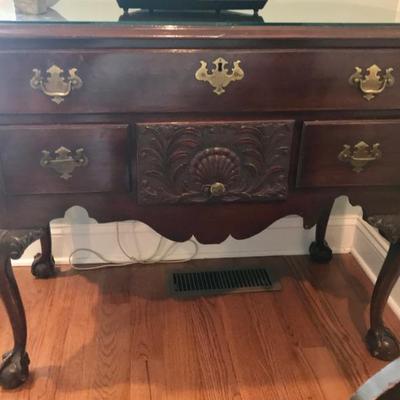 Chippendale style chest $228
37 X 19 X 31"