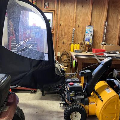 Cub Cadet 524SWE Snow Blower with Deluxe Snow Thrower Cab