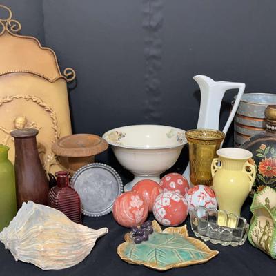 Large Collection Of Nice Decor, Includes Vase From Abington Pottery