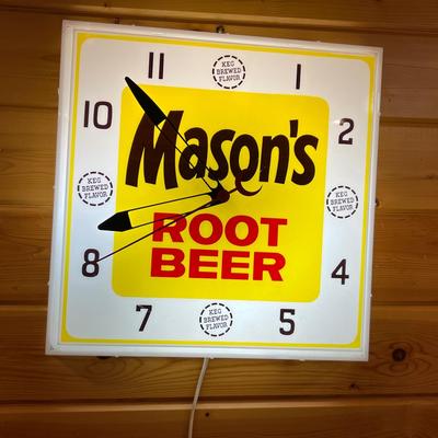 Vintage Mason's Root Beer Light Up Clock
