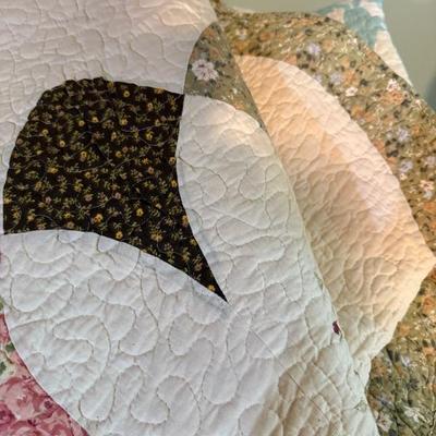 Queen-size quilt in multiple colors