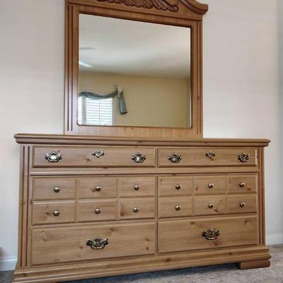 Lf125 light brown dresser with mirror