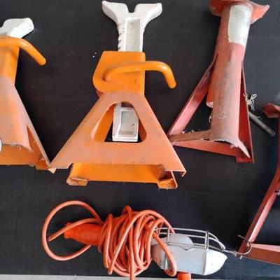 Lf123 jack stands and work light