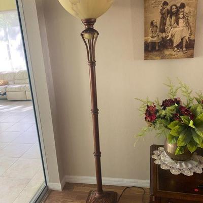 Floor lamp 