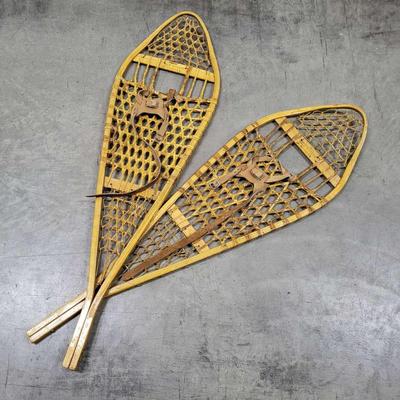 Canadian Snowshoes (1122)