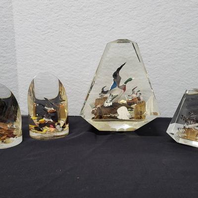 Lucite Wildlife Paperweights (1122)