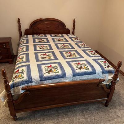 Vintage Shell Motif Queen Bed
