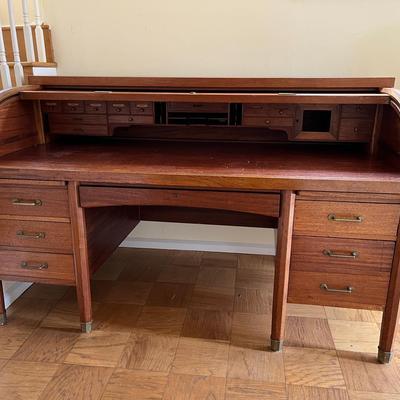 Refinished Vintage Solid Mahogany Roll Top Desk