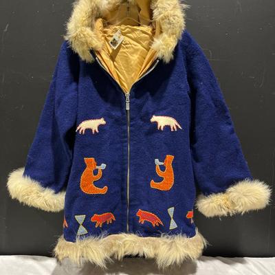Vintage Canadian Inuit/Eskimo Blanket Wool Coat/Parka Appliqué W/ Coyote Fur Medium 