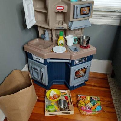 Little tikes kitchen playset