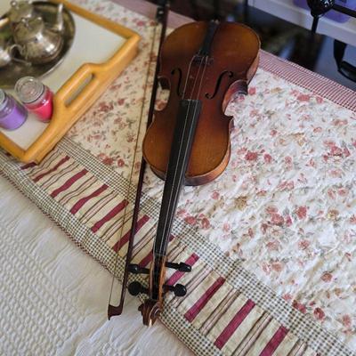 STRAT violin