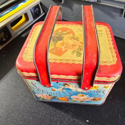 Vintage tins