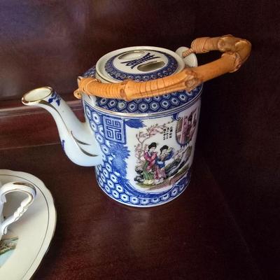 Japanese tea pot