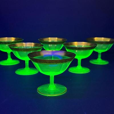 Vintage Green Uranium Glass Footed Desert Dishes With Gold Trim 
