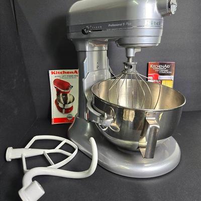 KitchenAid Stand Mixer Model KV25G0XMC With Attachments - Works!