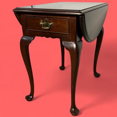 Vintage Stickley Wood Drop Leaf Side Table With Drawer - 17x23.5x25” (Closed)