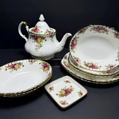 Vintage Royal Albert “Old Country Roses” Teapot, Serving Platters, And Oval Serving Bowls