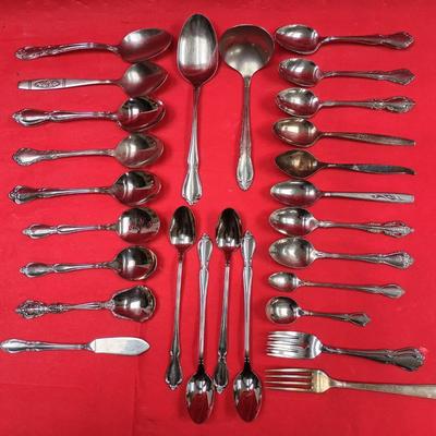 34pc Oneida Floral Flatware Collection