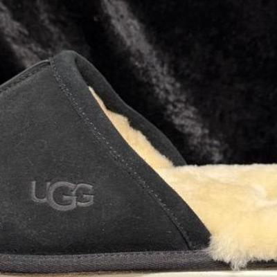 NEW Men’s Ugg Size 12 Slippers  