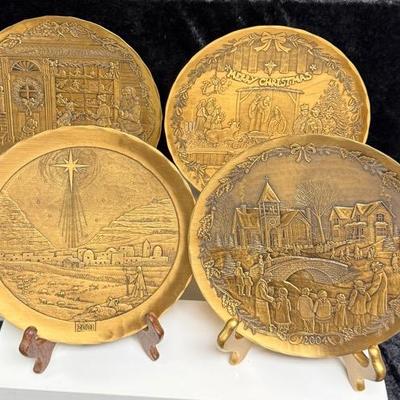 4 Bronze Wendell August Christmas Plates 1999, 2000, 2001, 2004